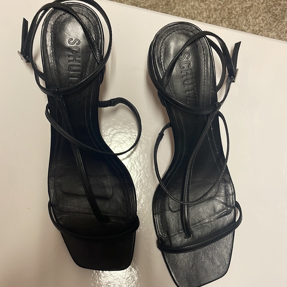 Schutz black sandal in size 8.5B - Picture 2 of 5